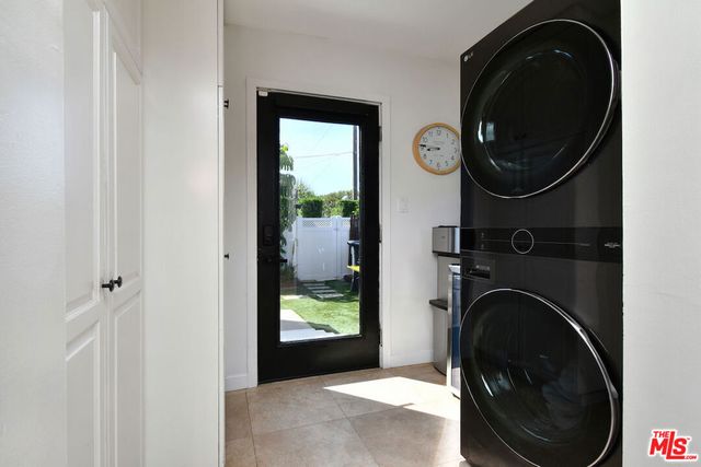 14418 Collins Street, Sherman Oaks, CA 91401