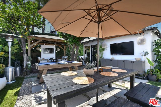 14418 Collins Street, Sherman Oaks, CA 91401