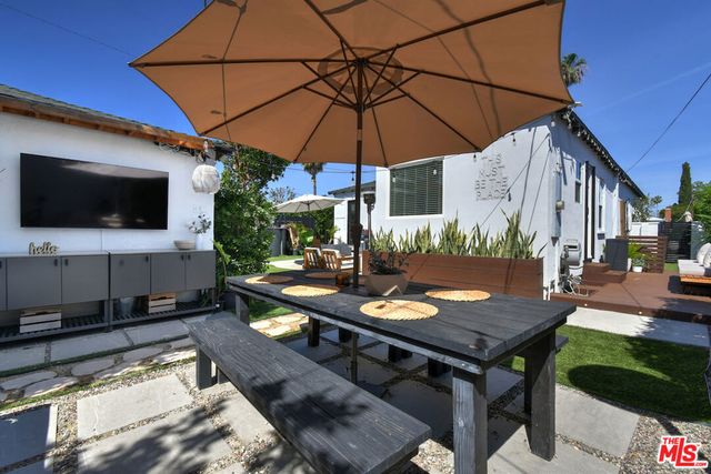 14418 Collins Street, Sherman Oaks, CA 91401