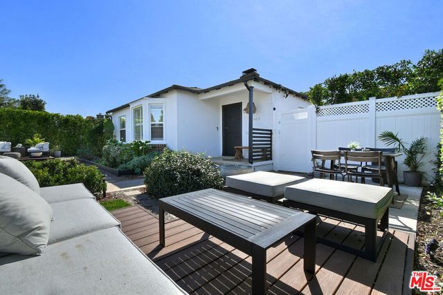 14418 Collins Street, Sherman Oaks, CA 91401