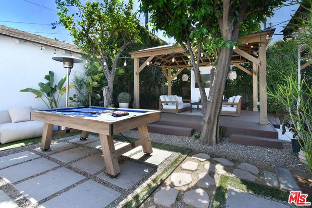 14418 Collins Street, Sherman Oaks, CA 91401