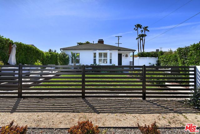 14418 Collins Street, Sherman Oaks, CA 91401