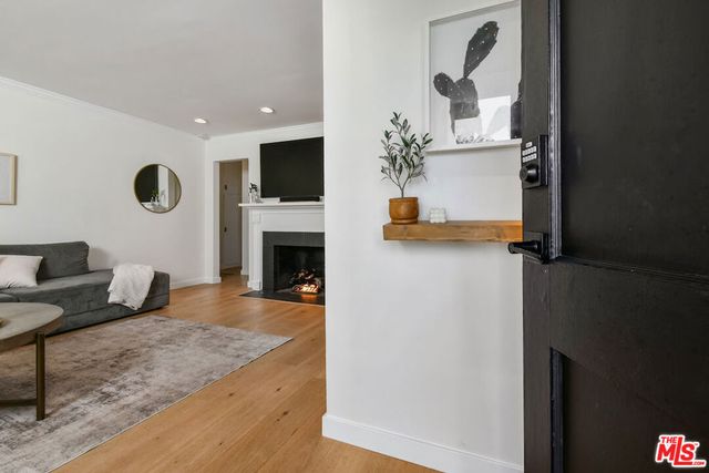 14418 Collins Street, Sherman Oaks, CA 91401