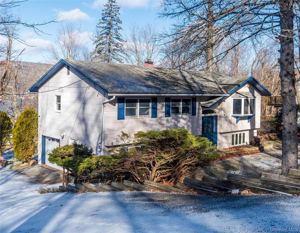 135 E Shore Road, Greenwood Lake, NY 10925
