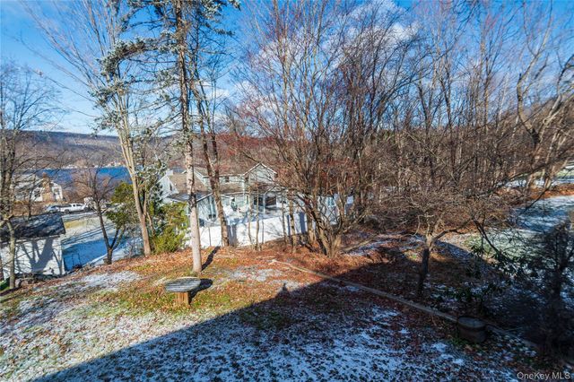 135 E Shore Road, Greenwood Lake, NY 10925
