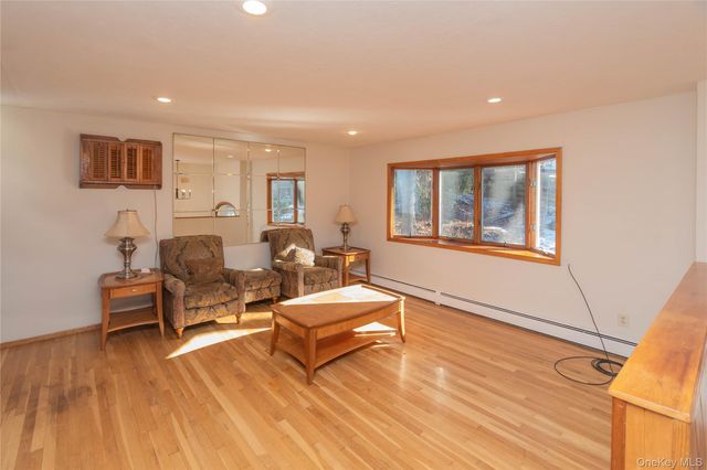 135 E Shore Road, Greenwood Lake, NY 10925