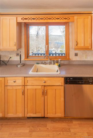 135 E Shore Road, Greenwood Lake, NY 10925