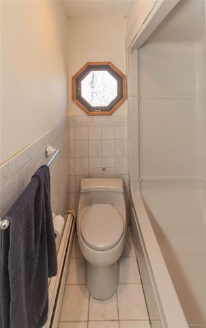 135 E Shore Road, Greenwood Lake, NY 10925