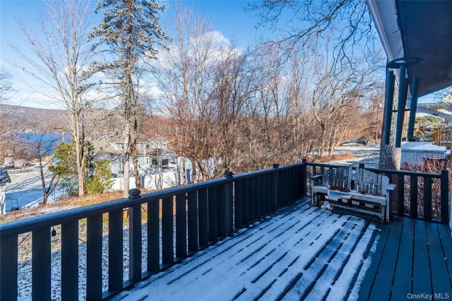 135 E Shore Road, Greenwood Lake, NY 10925