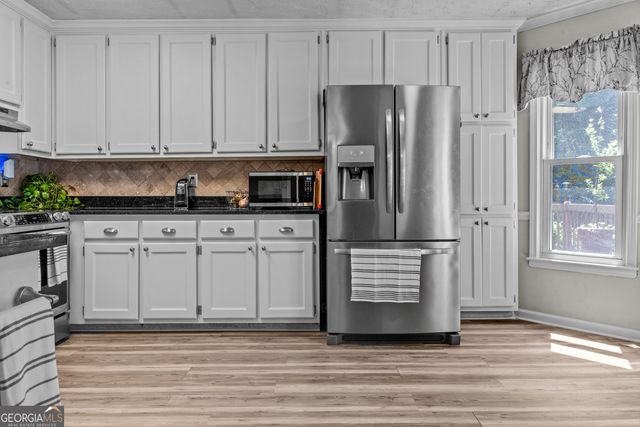 3075 Oak Meadow Drive, Snellville, GA 30078