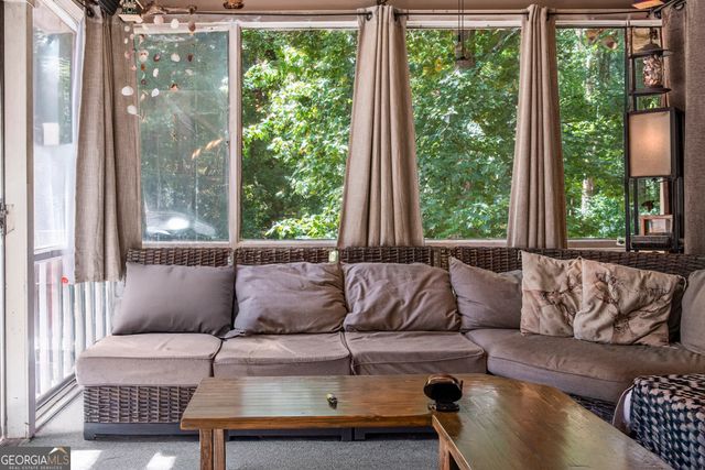 3075 Oak Meadow Drive, Snellville, GA 30078