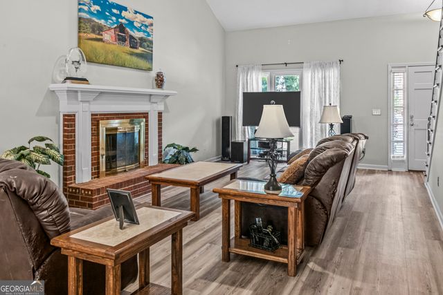 3075 Oak Meadow Drive, Snellville, GA 30078