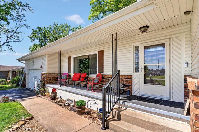 711 N 13th Street, Ozark, MO 65721