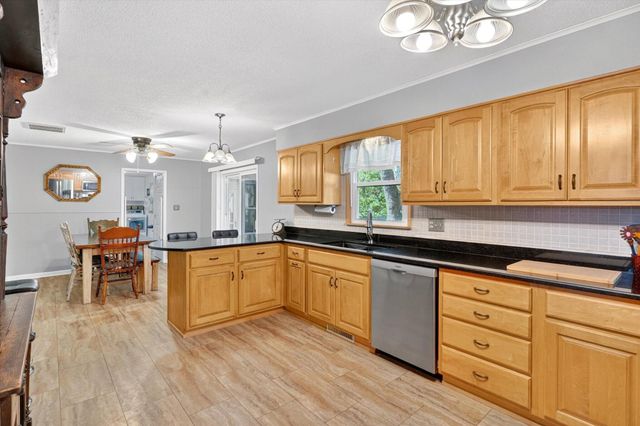 711 N 13th Street, Ozark, MO 65721