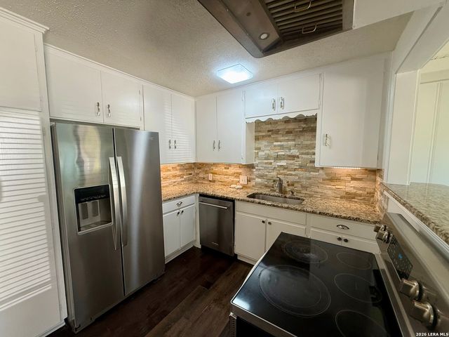 217 Deerwood Dr, San Antonio, TX 78209