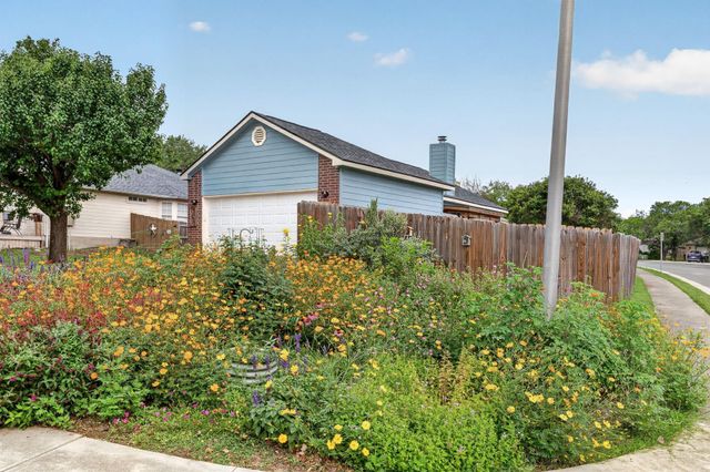 1100 Mira Loma LN, San Marcos, TX 78666