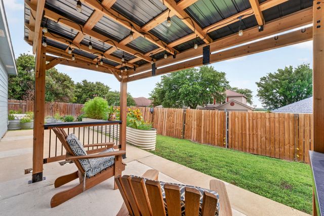 1100 Mira Loma LN, San Marcos, TX 78666