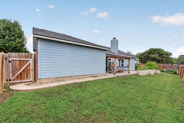 1100 Mira Loma LN, San Marcos, TX 78666