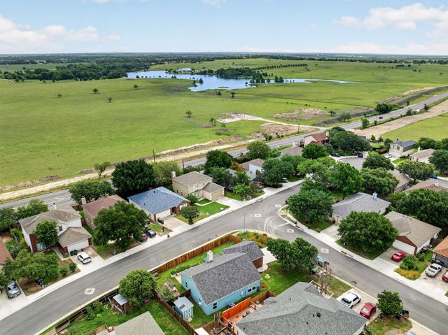 1100 Mira Loma LN, San Marcos, TX 78666