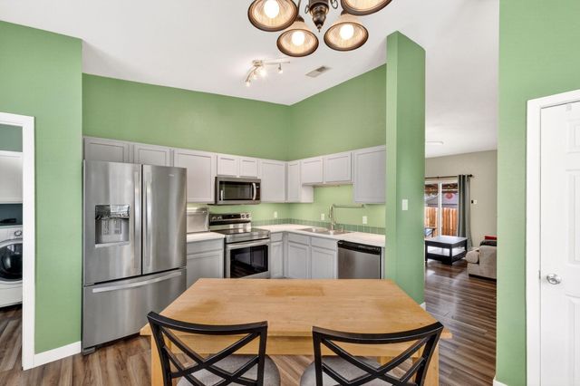 1100 Mira Loma LN, San Marcos, TX 78666