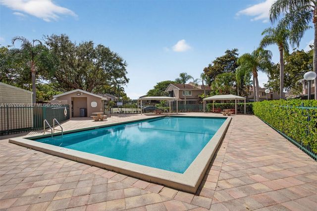 1343 Sussex Dr, North Lauderdale, FL 33068