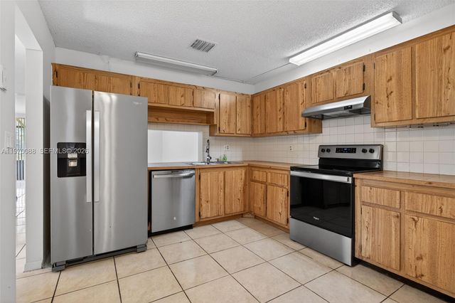 1343 Sussex Dr, North Lauderdale, FL 33068