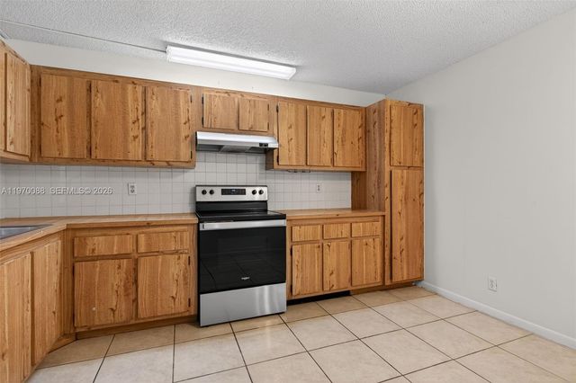 1343 Sussex Dr, North Lauderdale, FL 33068