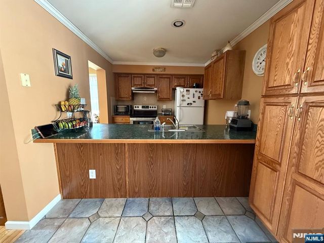 2-02 Fair Lawn Avenue, Fair Lawn, NJ 07410