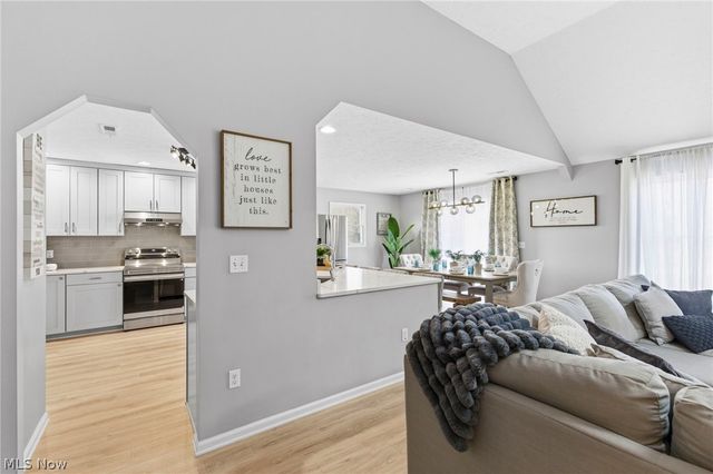 39292 Camelot Way, Avon, OH 44011