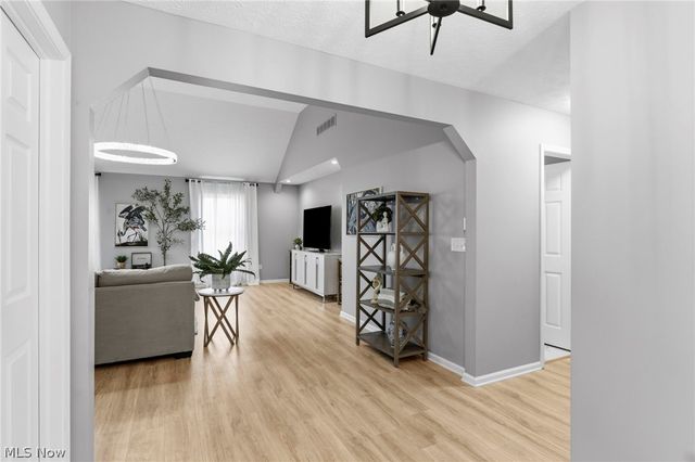 39292 Camelot Way, Avon, OH 44011