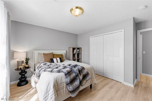 39292 Camelot Way, Avon, OH 44011