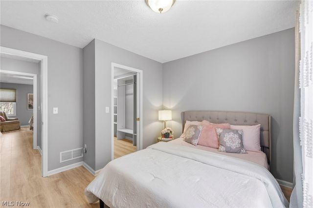 39292 Camelot Way, Avon, OH 44011