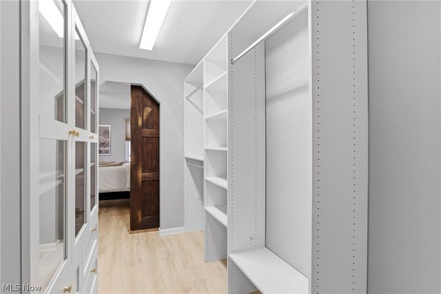 39292 Camelot Way, Avon, OH 44011