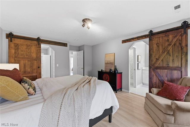 39292 Camelot Way, Avon, OH 44011