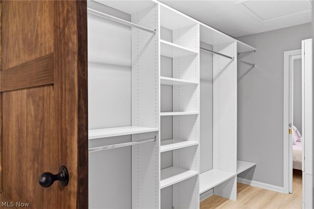 39292 Camelot Way, Avon, OH 44011