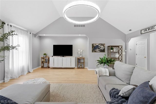 39292 Camelot Way, Avon, OH 44011