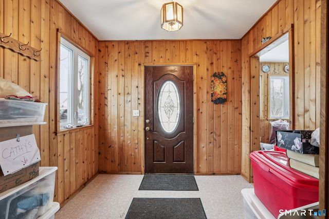 31 Valerie Lane, Danbury, CT 06811