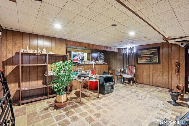 31 Valerie Lane, Danbury, CT 06811