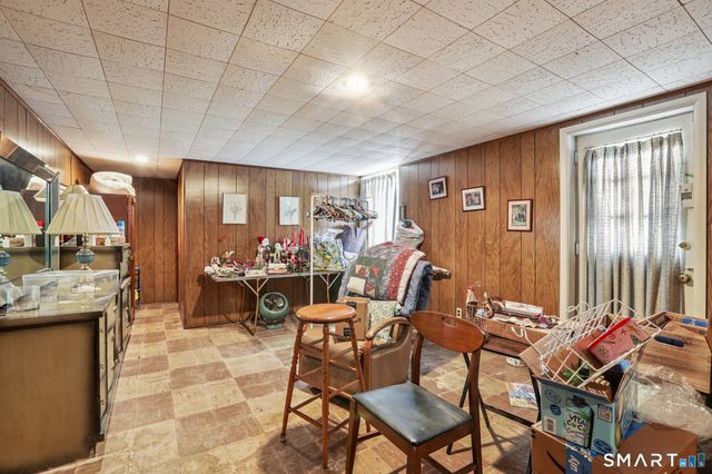 31 Valerie Lane, Danbury, CT 06811