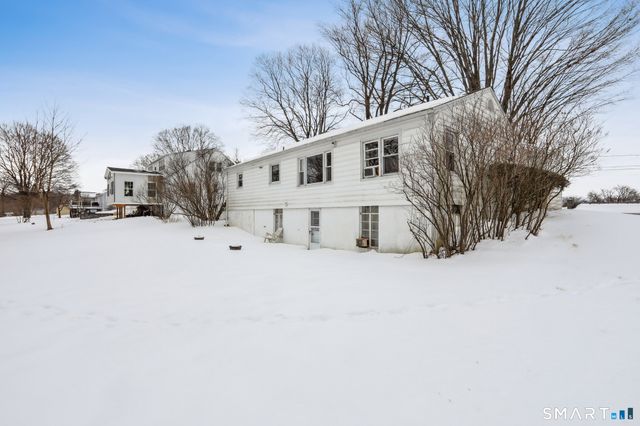 31 Valerie Lane, Danbury, CT 06811