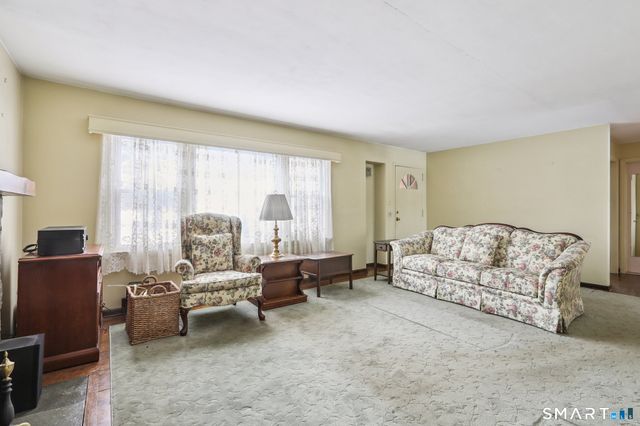 31 Valerie Lane, Danbury, CT 06811