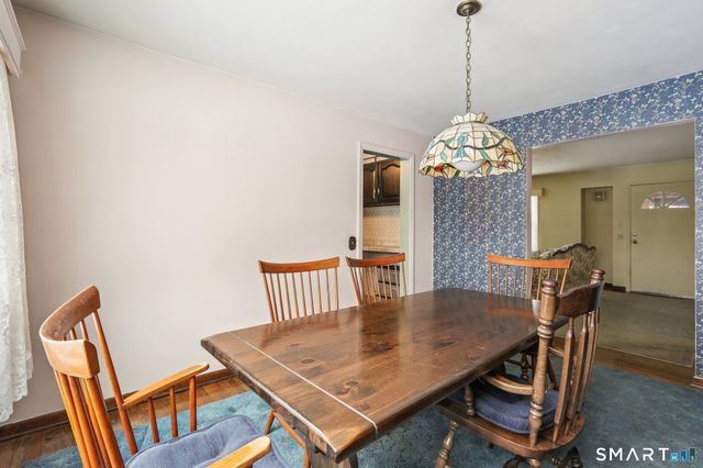 31 Valerie Lane, Danbury, CT 06811