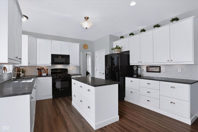 5517 W Stoneview Trail, Mccordsville, IN 46055