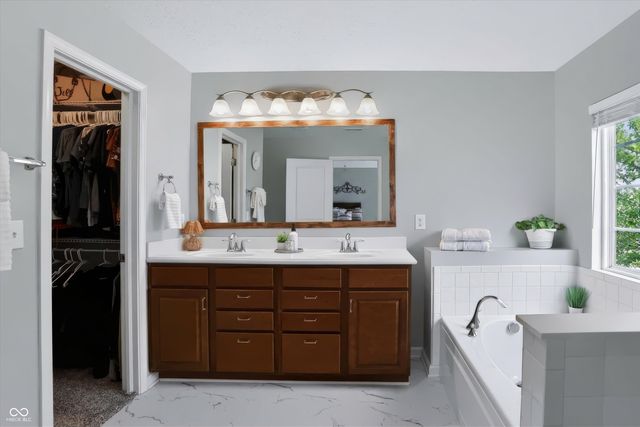 5517 W Stoneview Trail, Mccordsville, IN 46055
