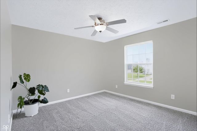 5517 W Stoneview Trail, Mccordsville, IN 46055