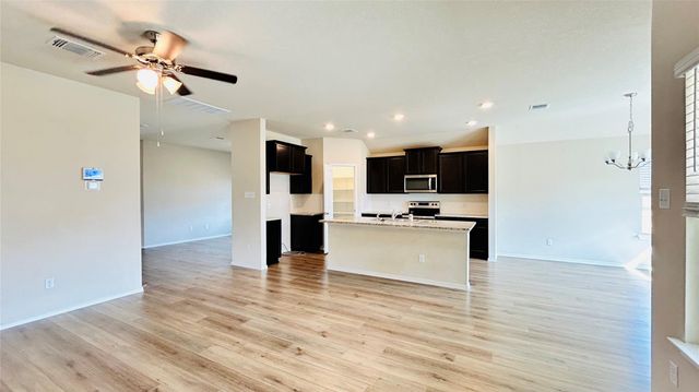 180 Onna ST, Taylor, TX 76574