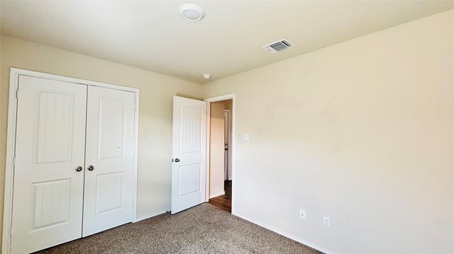 180 Onna ST, Taylor, TX 76574