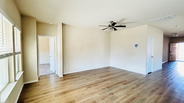 180 Onna ST, Taylor, TX 76574