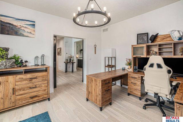 21119 Ellison Avenue, Elkhorn, NE 68022