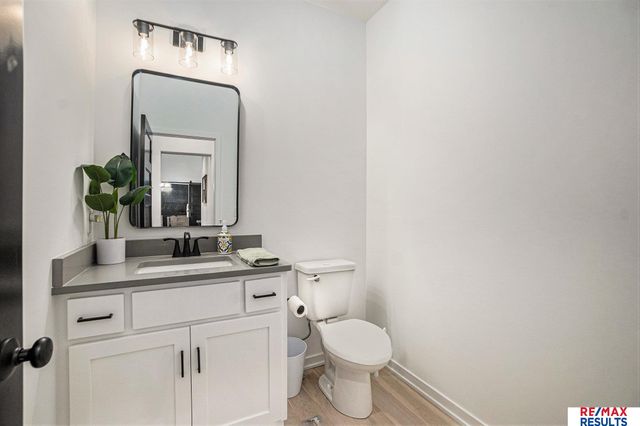 21119 Ellison Avenue, Elkhorn, NE 68022